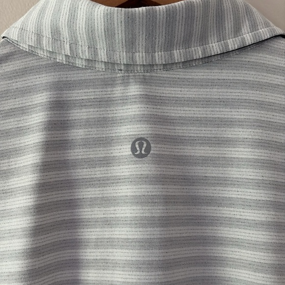 Lululemon Shirt Mens Medium Gray Striped Golf Short Sleeve - Picture 7 of 11